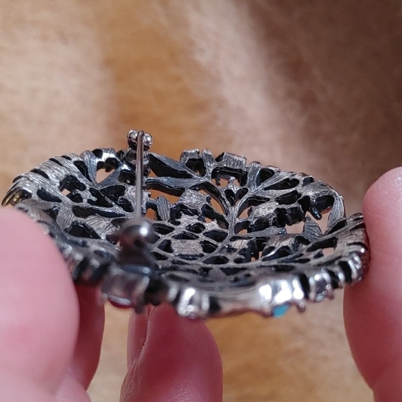 Sparkly Vintage Silver Tone 2287 Rhinestone Brooch - Picture 5 of 8